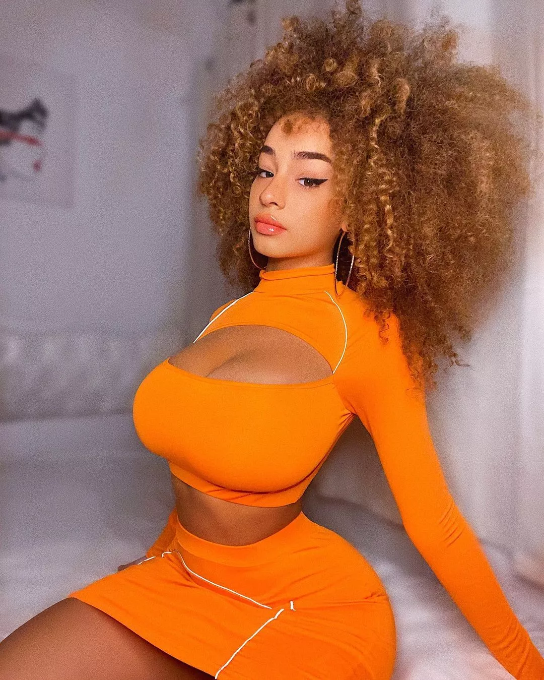 Dana Curly Dana Curly