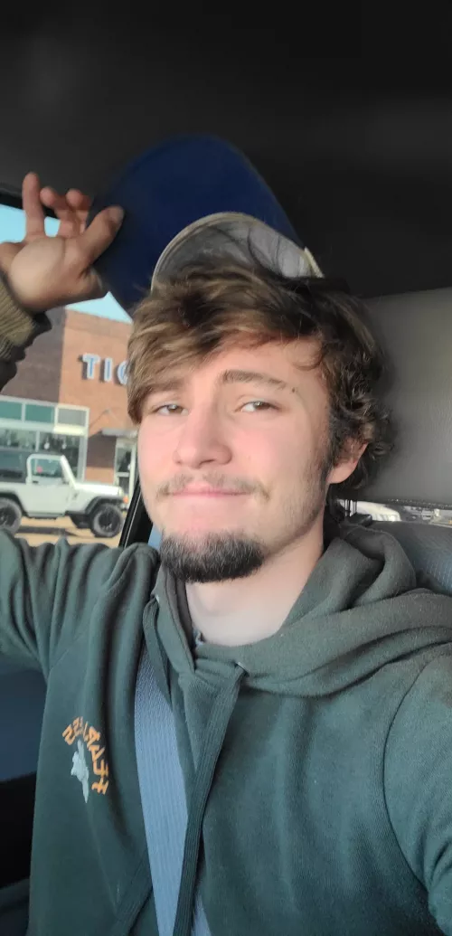 Dang, guess I need a haircut soon. 😪