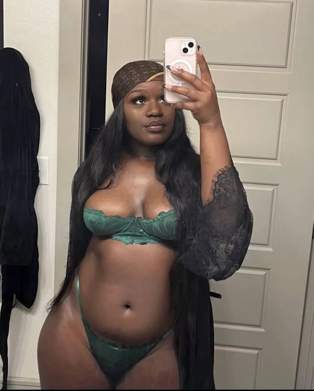 Dark chocolate is better for you 🍫 Dark chocolate is better for you 🍫