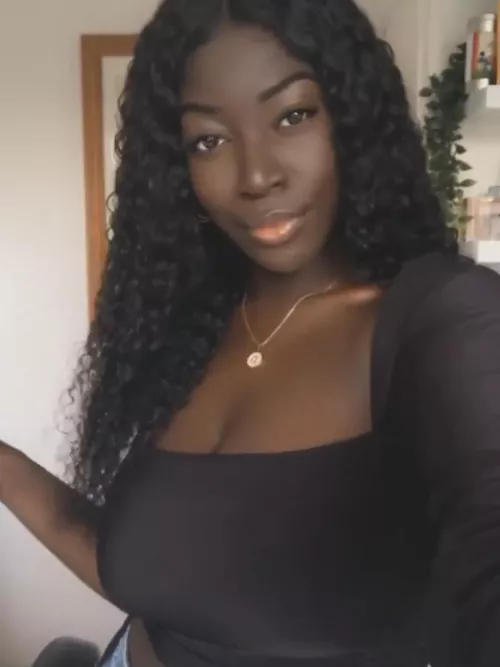 Darkskin babe Darkskin babe