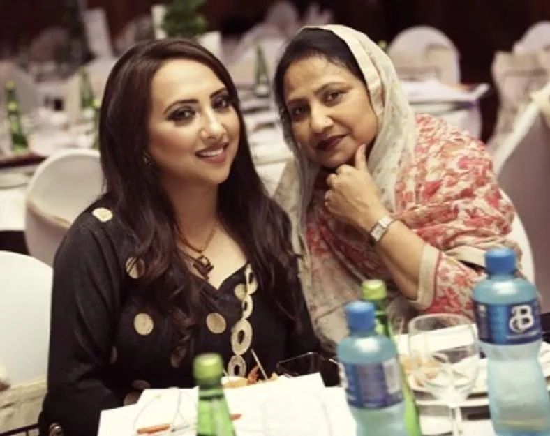 Daughter and mother 😍 Daughter and mother 😍