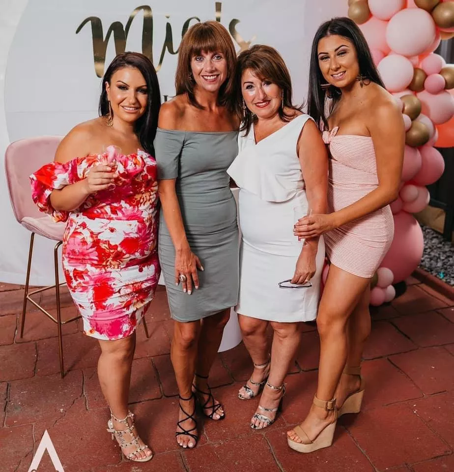 Daughters (on ends), mother and grandmother…how we doing them?? Daughters (on ends), mother and grandmother…how we doing them??