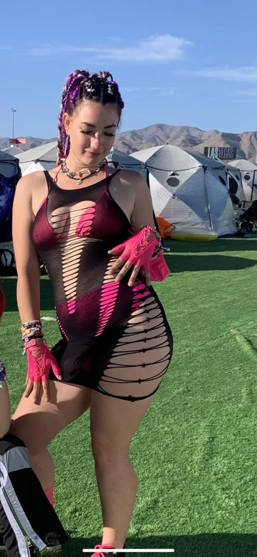 Day 1 fit at EDC Las Vegas :) canβt wait to be back in May!