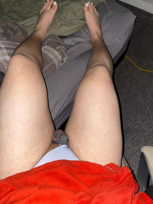 Day 6 of 31 for locktober I’m starting to get way to horny 😖 any tips on how to stop morning erections?🥲 Day 6 of 31 for locktober I’m starting to get way to horny 😖 any tips on how to stop morning erections?🥲