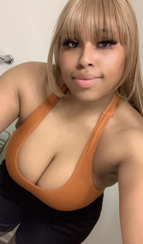 Day hi if you’d eat my pussy