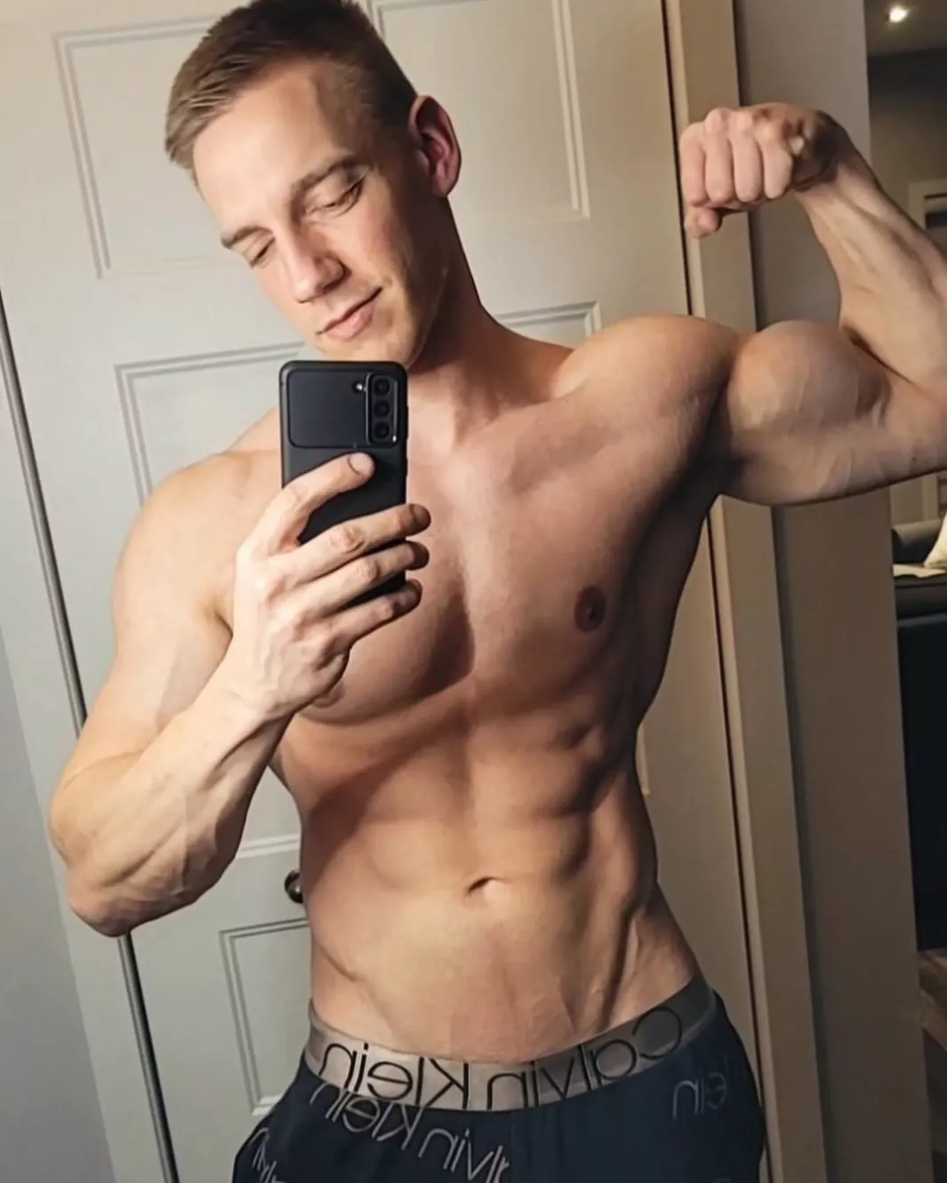 Days in Ck joggers 😋