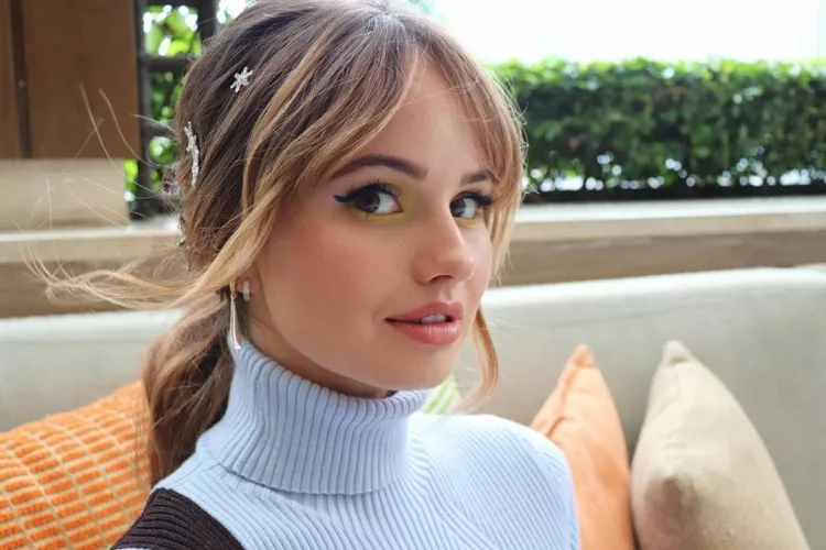 Debby Ryan is beautiful Debby Ryan is beautiful