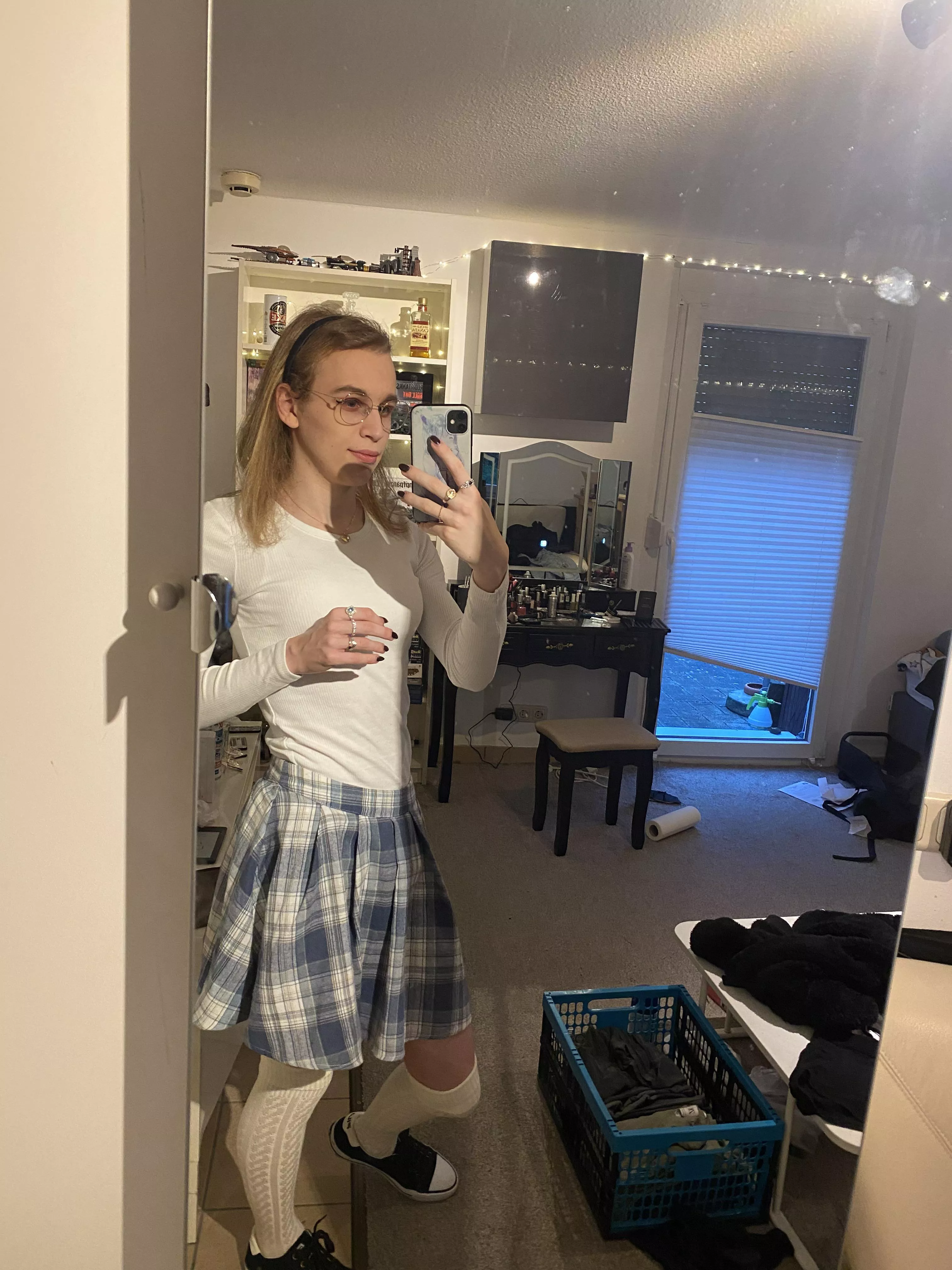 Decided to go for a more innocent, white look today 😇