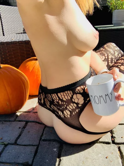 Decorating the house for Halloweenπ Want to help?