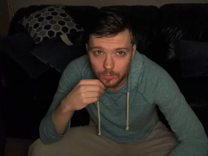 Deep in thought deciding if I should shave or not π€£π