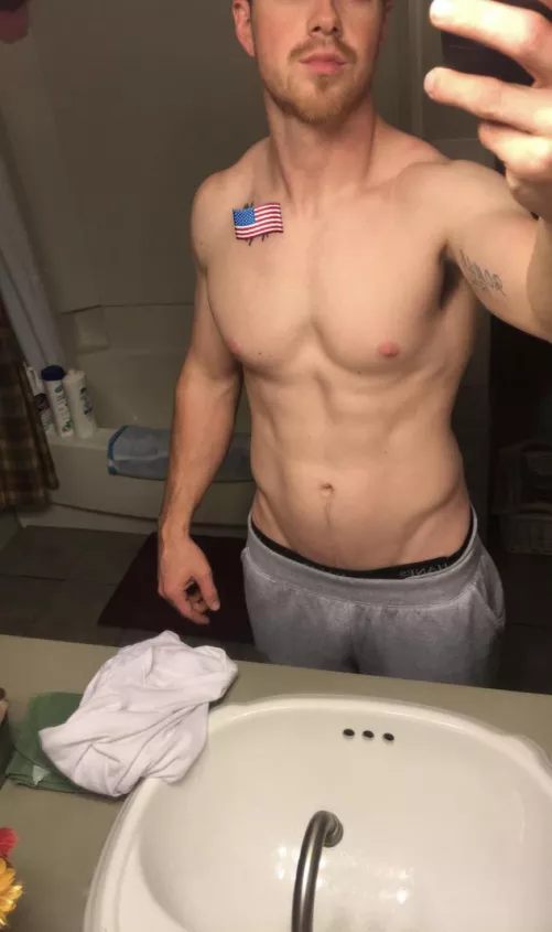 Deep squats = full body workout 🤙🏼[m]