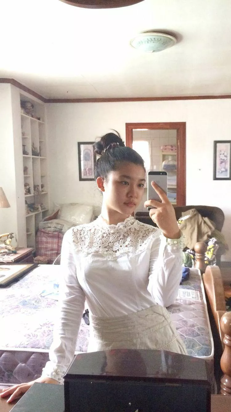 Definitely a bit out of my normal wardrobe with this one. What do you guys think? :) Definitely a bit out of my normal wardrobe with this one. What do you guys think? :)