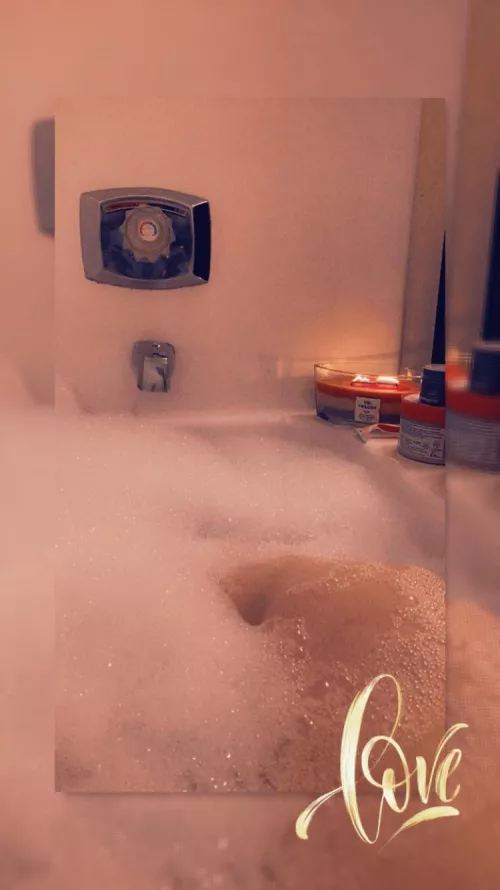 Definitely needing a little bath time today 🤍👑🐻