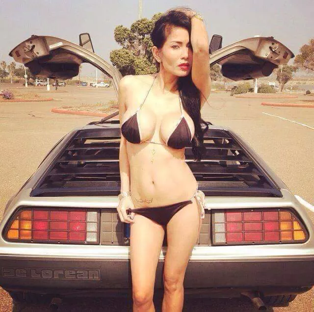DeLorean DeLorean
