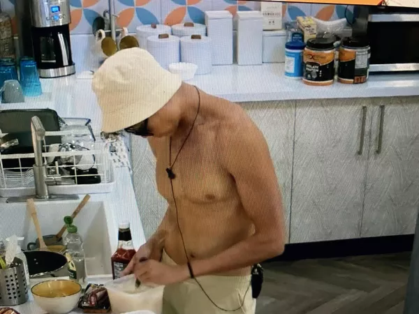 Derek X. He was talking about how he went from 180 to 150 before the show started. And you can tell by looking at his IG Derek X. He was talking about how he went from 180 to 150 before the show started. And you can tell by looking at his IG