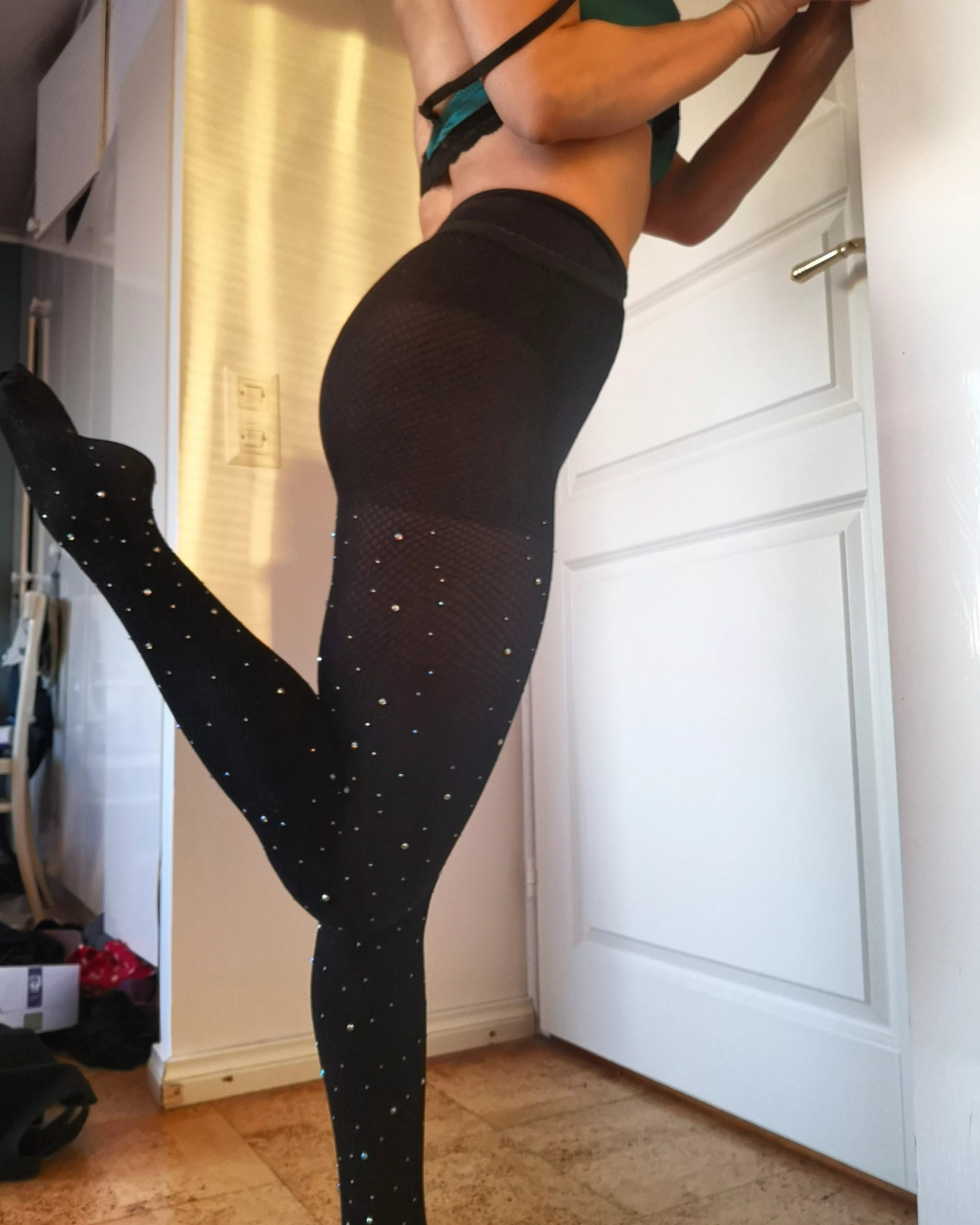 Diamonds on my new pantyhose 💕💎