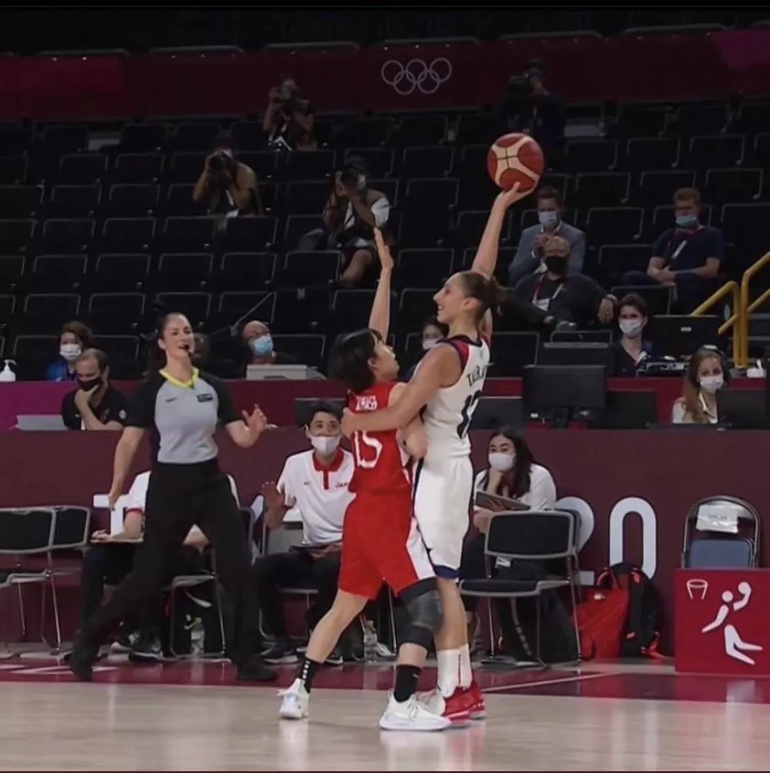 Diana Taurasi 6 foot