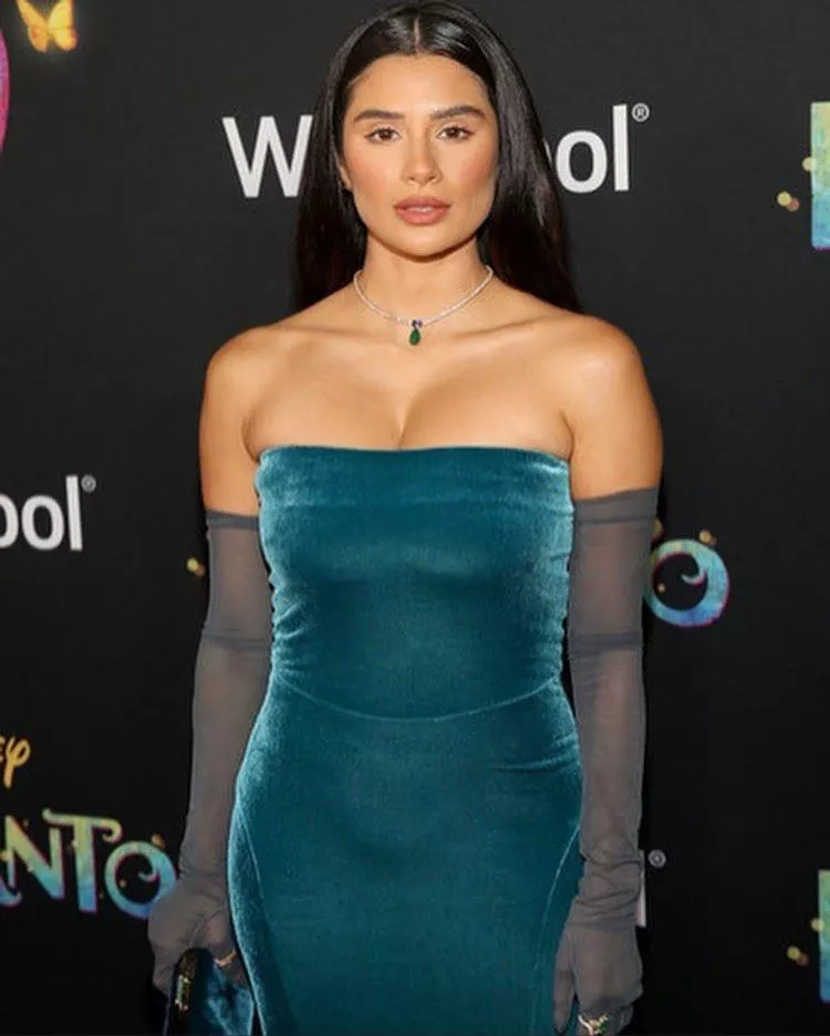 Diane Guerrero. God she gets me horny Diane Guerrero. God she gets me horny
