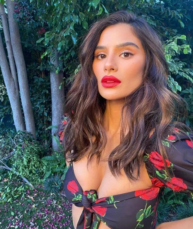 Diane Guerrero has me throbbing Diane Guerrero has me throbbing