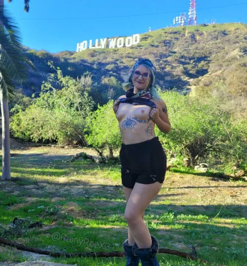Did anyone else see hollyboob today?