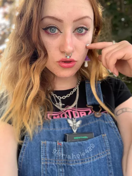 did my eyeliner today π€ did my eyeliner today π€