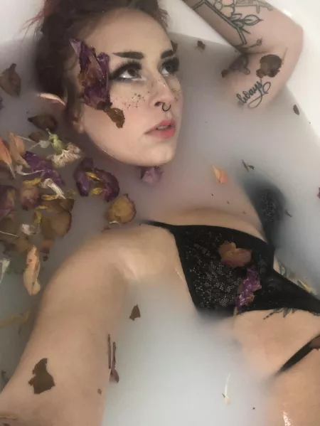 Did my fantasy makeup today 🌼 Did my fantasy makeup today 🌼