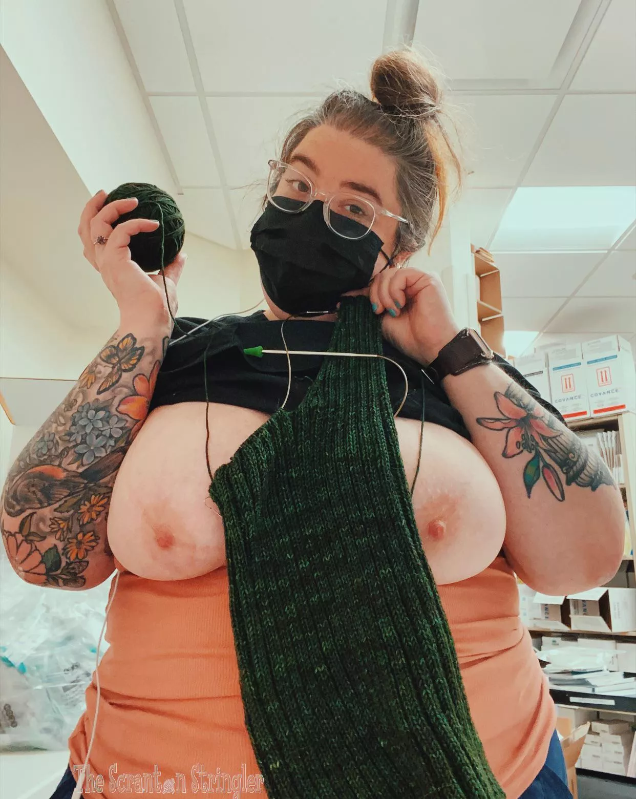 “Did you hear about the cat who ate a ball of yarn?…she had a litter o(f) mittens” 😝🥰…everyone knits on their break…right? 🤔🧶… “Did you hear about the cat who ate a ball of yarn?…she had a litter o(f) mittens” 😝🥰…everyone knits on their break…right? 🤔🧶…