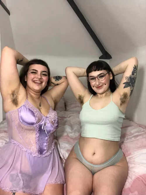 Did you spot the sweat patch? π I bet you'd love to run your tongue across out armpits & suck on the long hairs! Clean up all of our sweat π