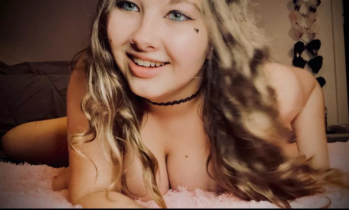 Didn’t mean to take this photo, but I think it’s nice 😋 Do you too??🥰