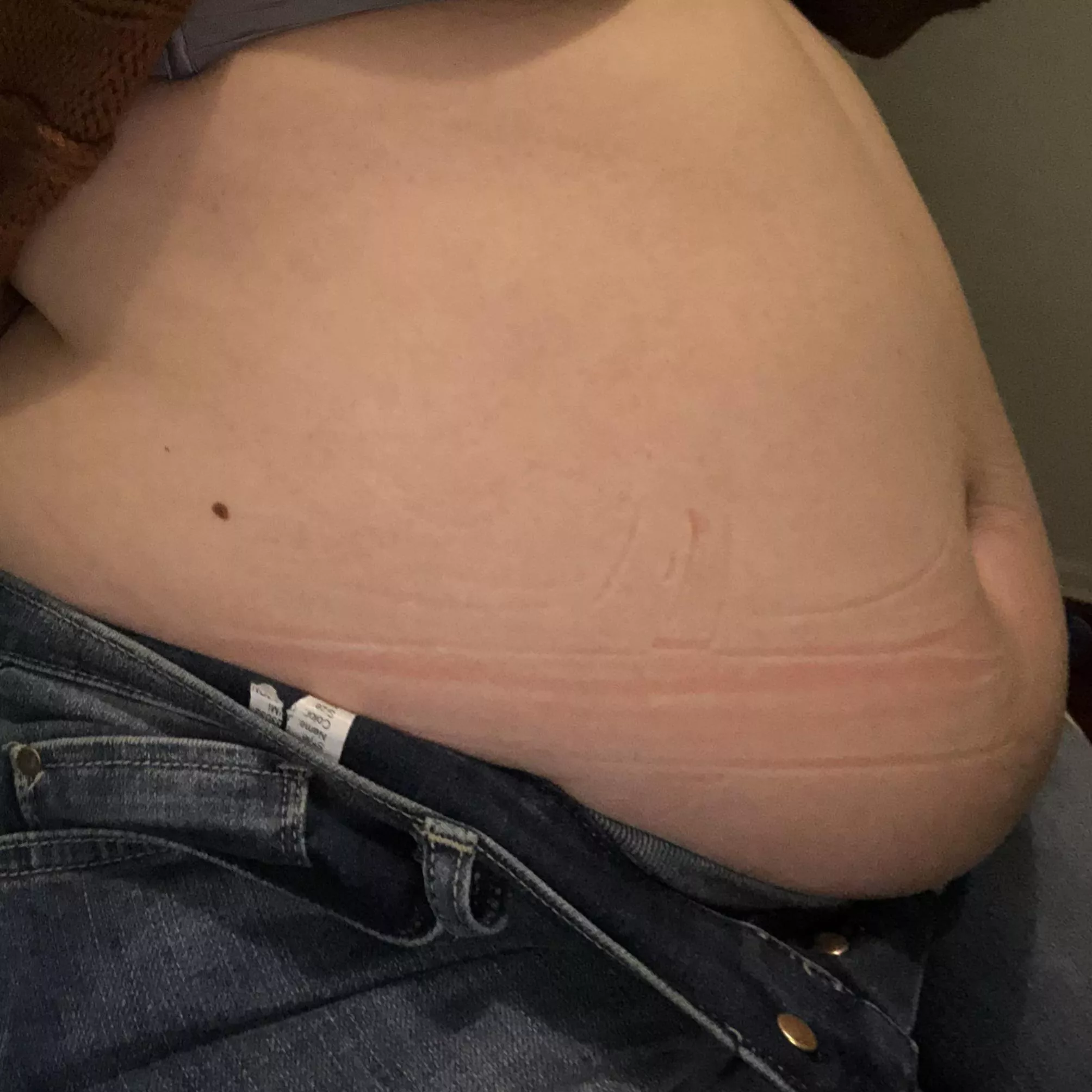 Didn’t realize how tight my pants were getting until I took this 😳