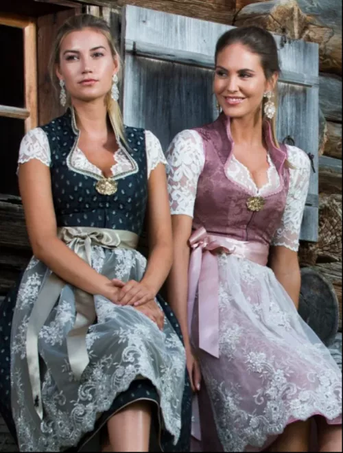 Dirndl girls