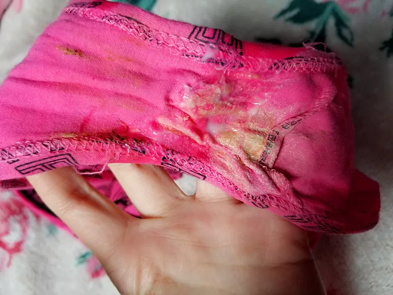 Dirty 4 day wear cotton cheekies~ Wet gusset pic + skidmarks ♡