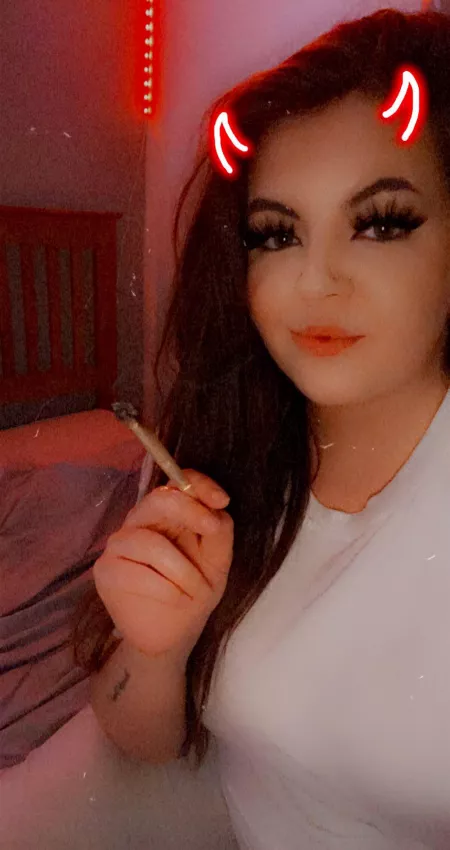 DM me for snap 🤪🍁💚