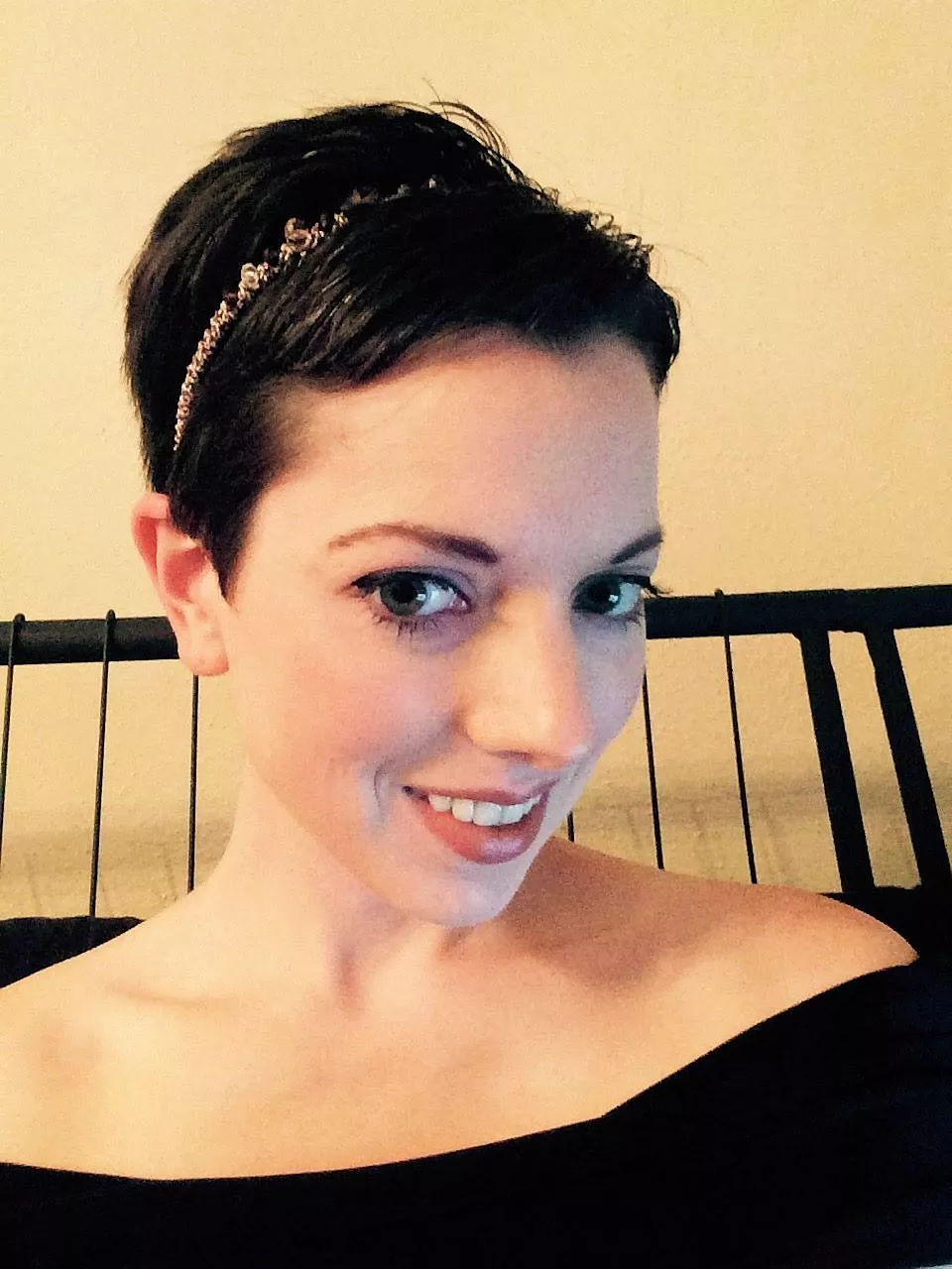 DM me if you want to jizz on this cutie's face.