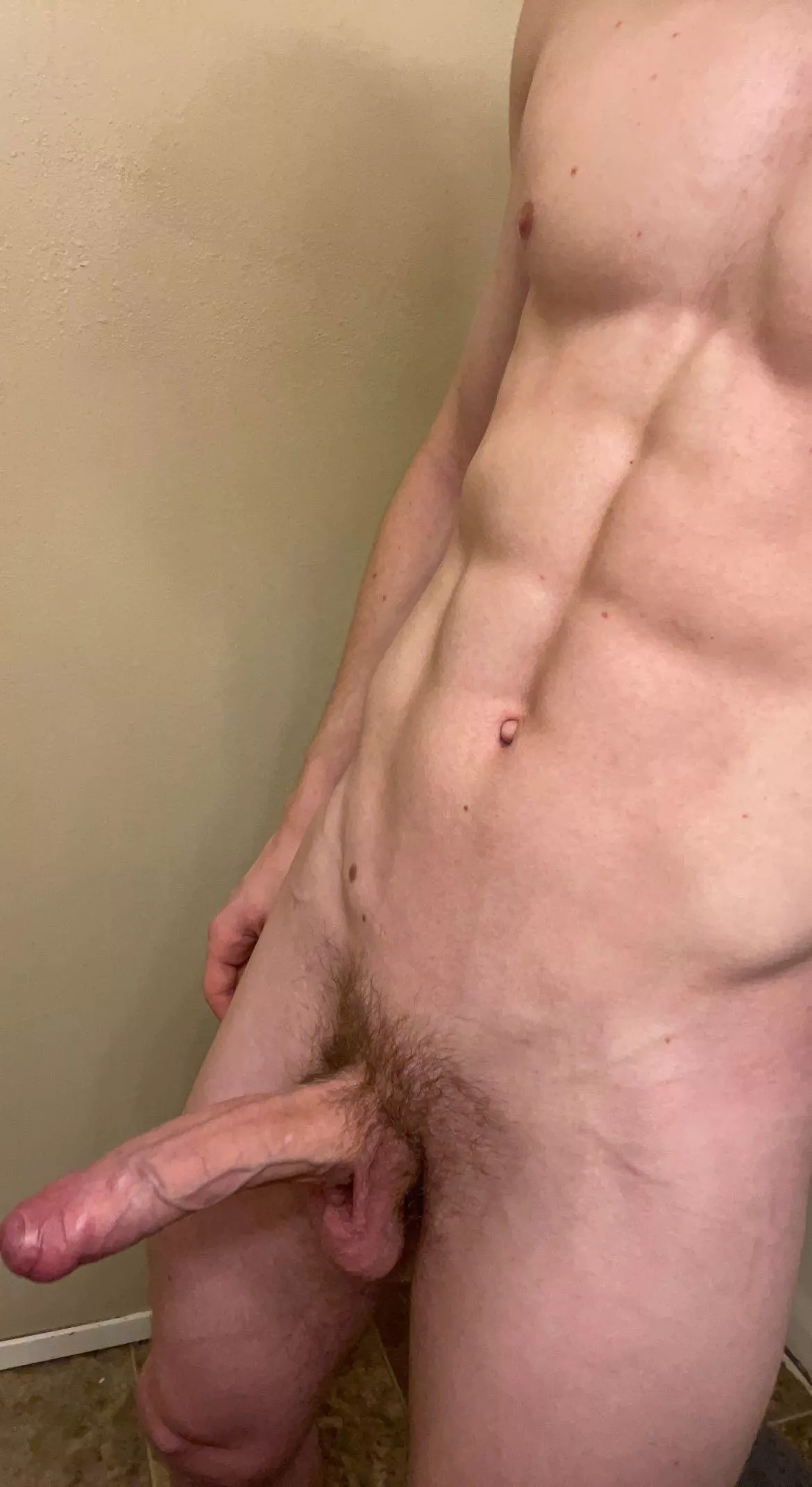 Dm me I’m looking for female cumsluts, I’m 18
