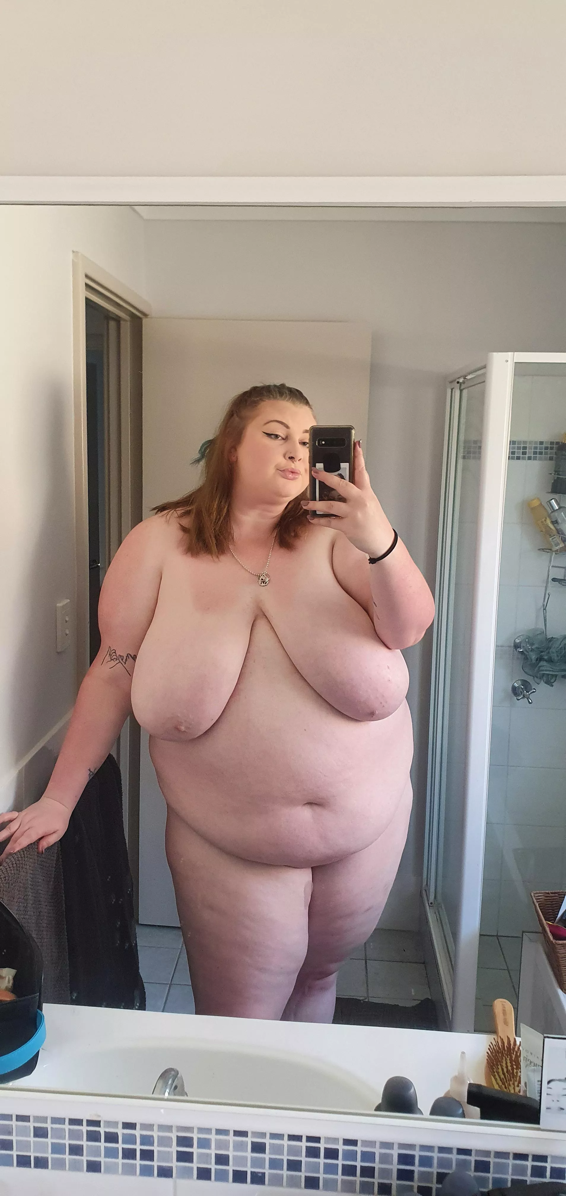 Do brunettes have more fun? Do brunettes have more fun?