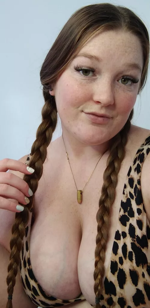do freckles and cheetah print go well together?