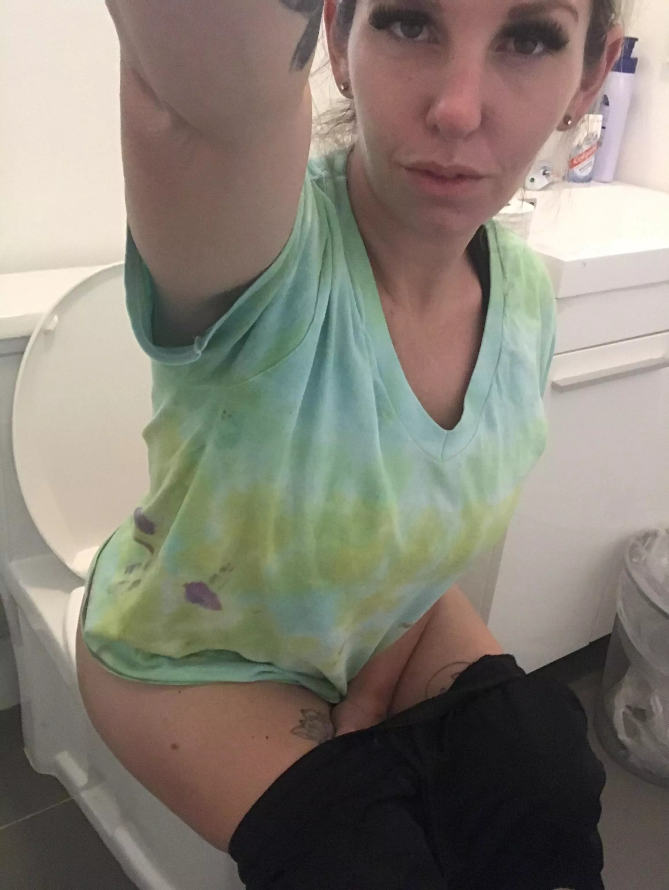 Do I at least look at taking a pee? Do I at least look at taking a pee?