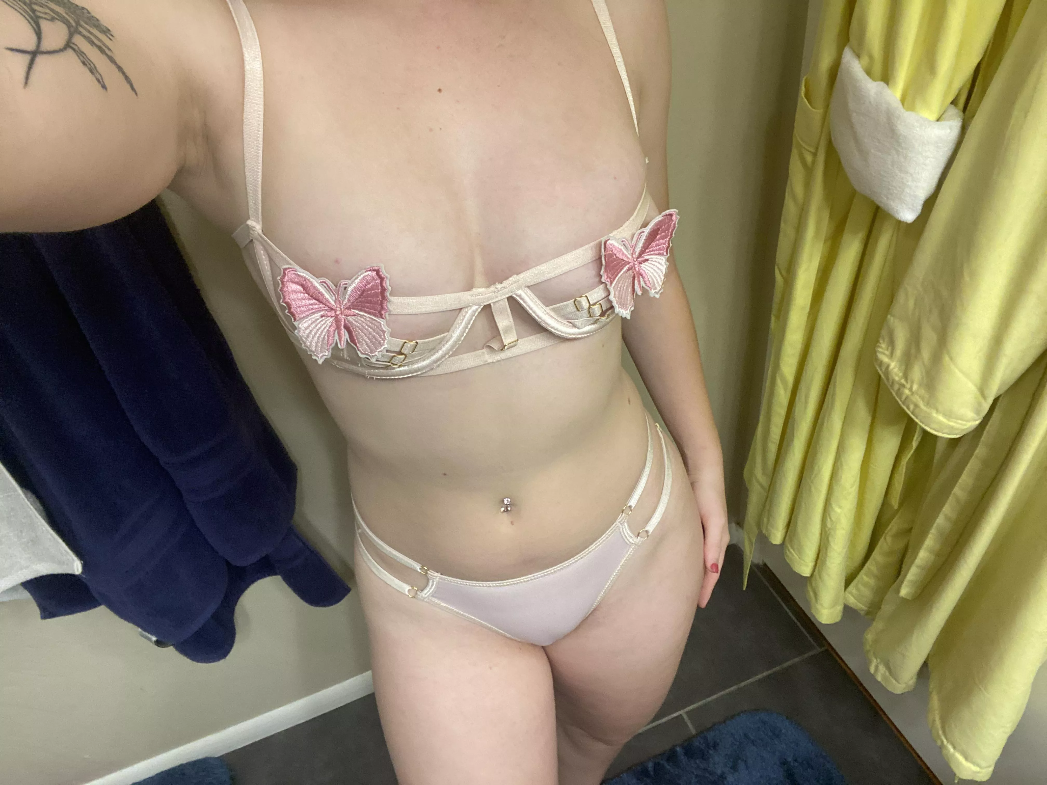 Do I give you butterflies? 🦋