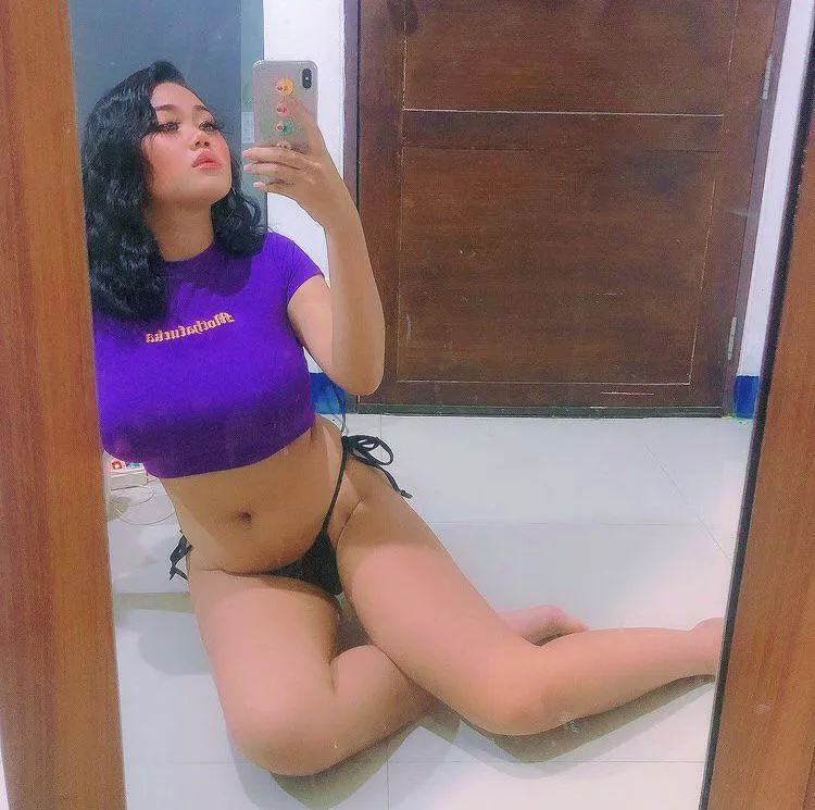 Do I have a cute tummy? Do I have a cute tummy?