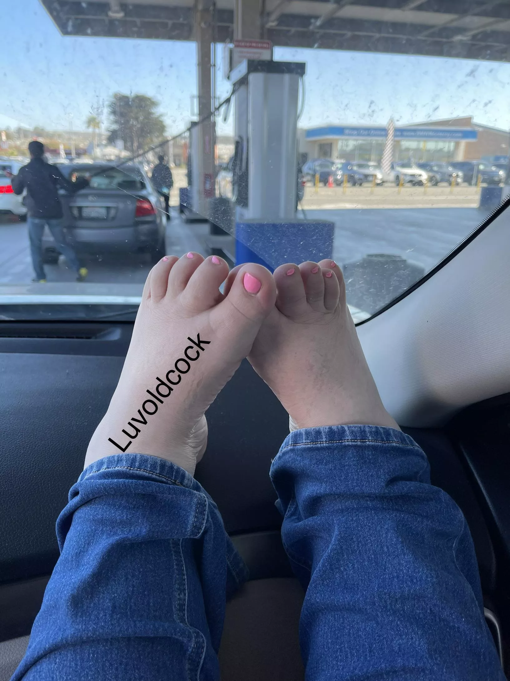 Do I have cute feet?