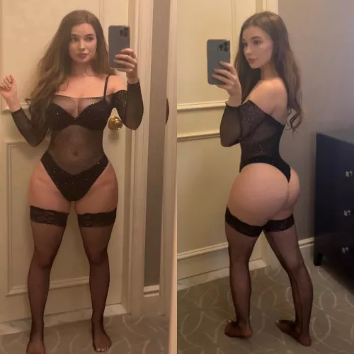 Do I look better from the front or back? ๐ฅบ Do I look better from the front or back? ๐ฅบ