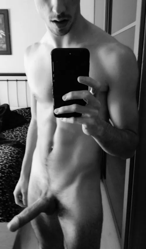 Do I look big? (m)