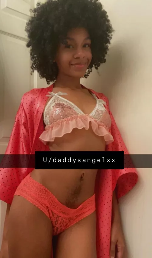 do I look cute in pink? π