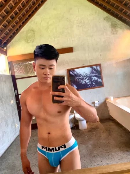 Do I look good in blue? 😝 Do I look good in blue? 😝