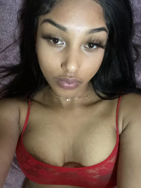 Do I look good in red?π₯Ί