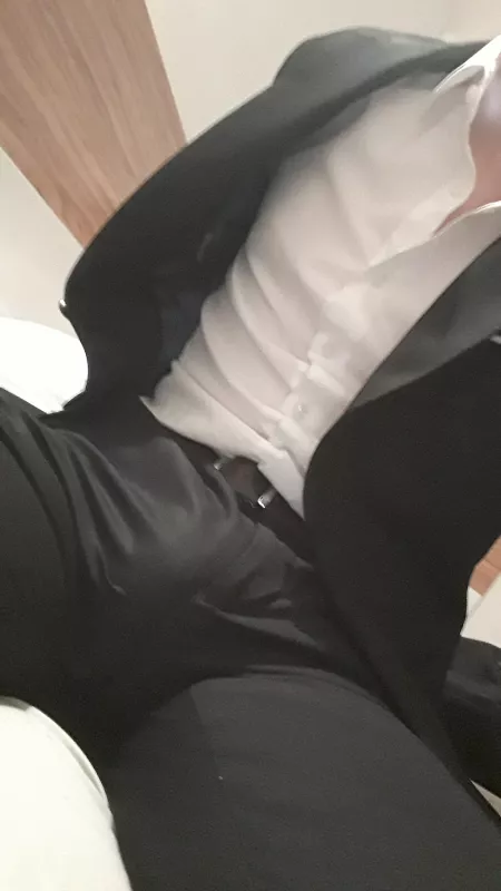 Do I look smart in this suit 😈 Do I look smart in this suit 😈