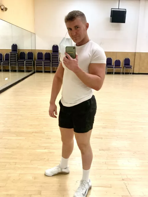 Do I still have time to get abs for Halloween? 😩 Do I still have time to get abs for Halloween? 😩