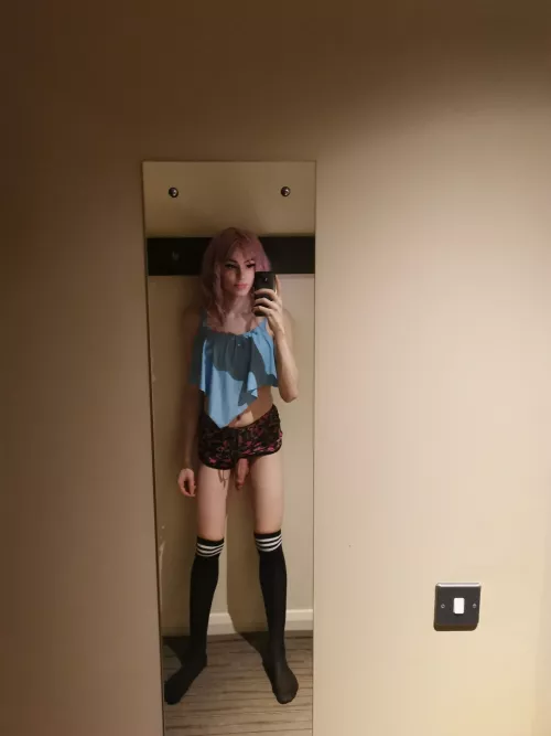 Do knee high socks suit me?