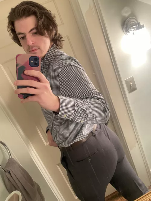 Do my new pants make my ass look spankable?